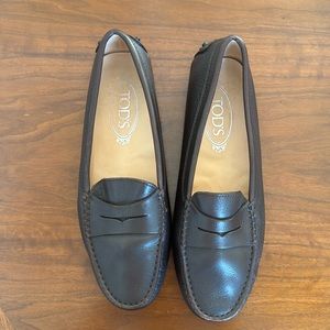 Rod’s Gommini Leather loafers